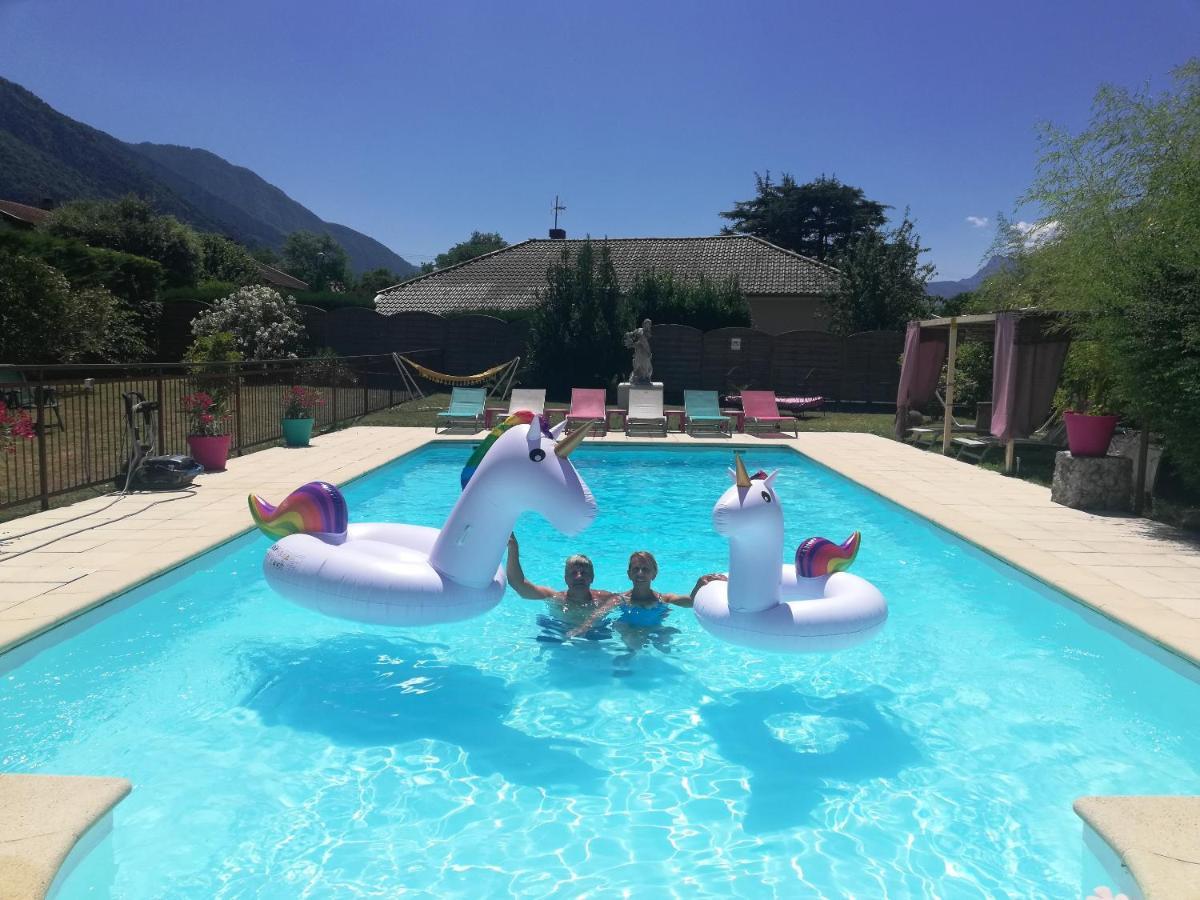 Appartement Lumineux A Voreppe Avec Piscine Luaran gambar