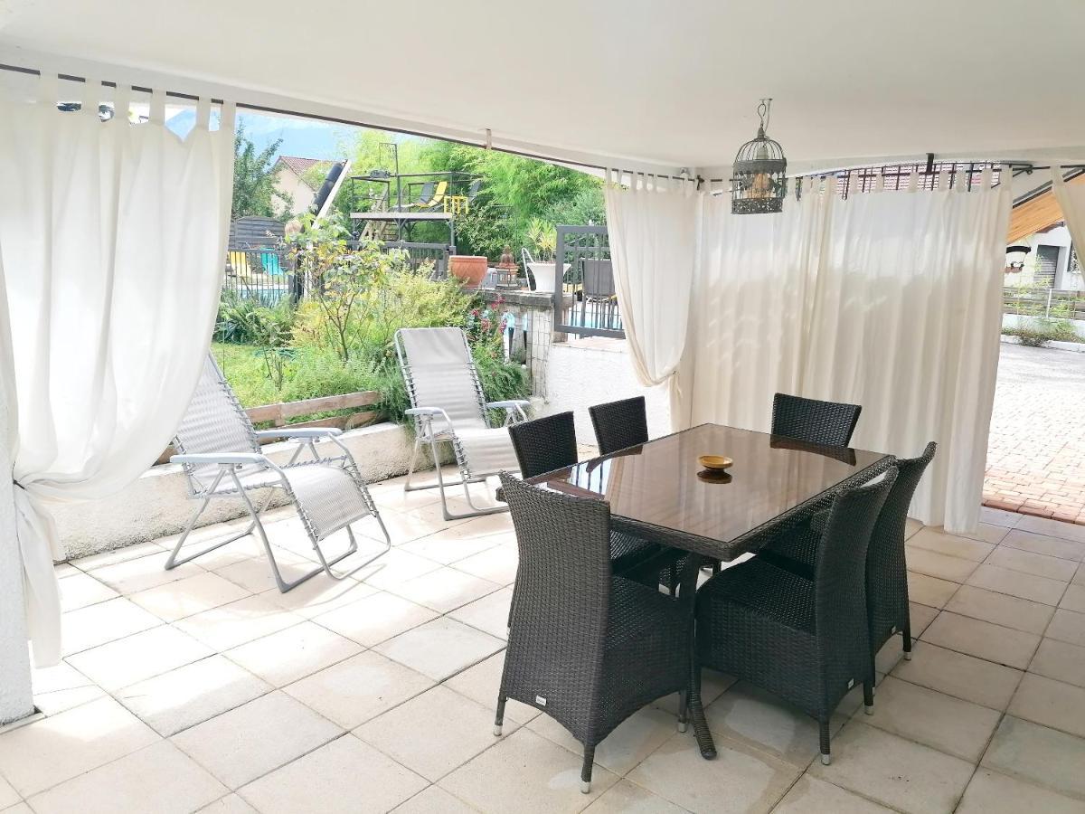 Appartement Lumineux A Voreppe Avec Piscine Luaran gambar