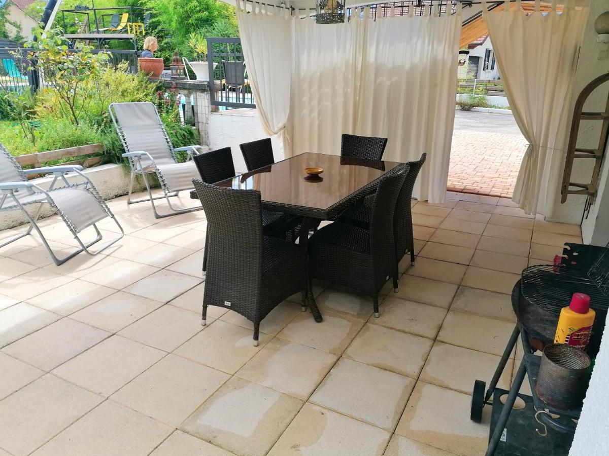 Appartement Lumineux A Voreppe Avec Piscine Luaran gambar